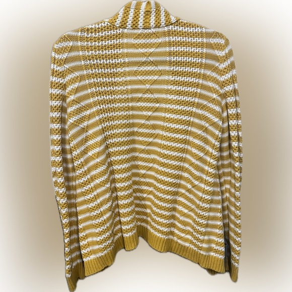 Cardigan - Picture 2 of 3